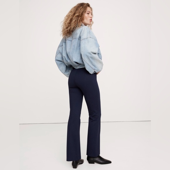 NWT! Banana Republic Navy Blue Crop Flare Everywhere Ponte Pant - Multiple 💛 - Picture 3 of 10